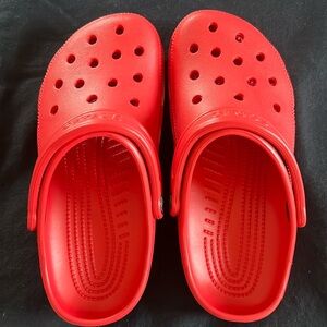 red crocs